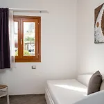 Πανσιόν Coro E Bentu & View 4*