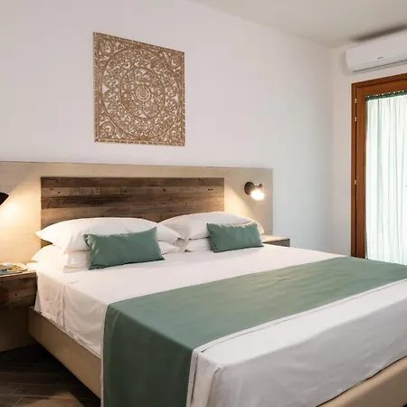 Coro E Bentu & View San Teodoro (Sardinia)