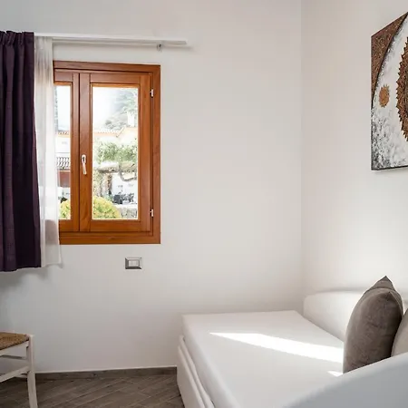 Pensionat Coro E Bentu & View 4*