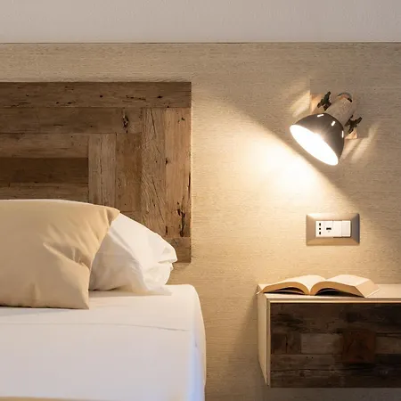 Pensionat Coro E Bentu & View 4*